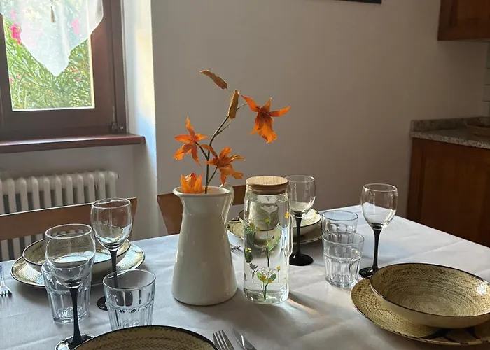 アパート Casa Chiara マンデッロ・デル・ラーリオ